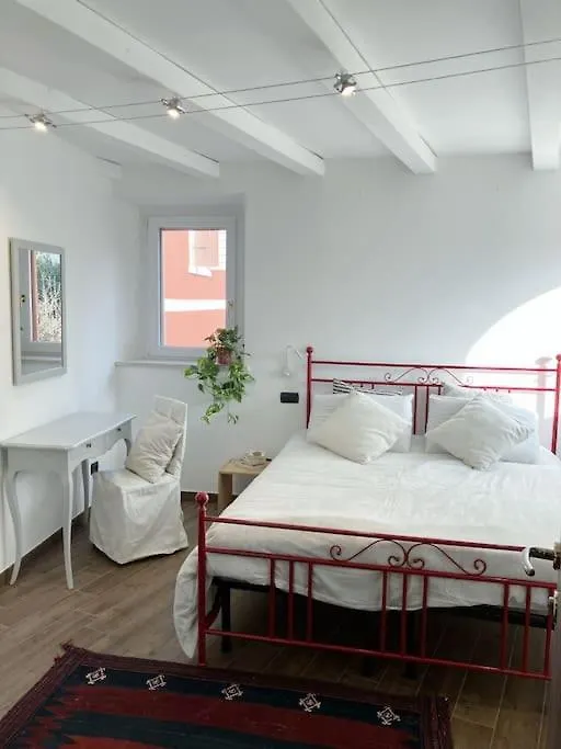 Castel Montorio - Camera Matrimoniale Con Bagno In Casa Condivisa Apartment Verona Italy